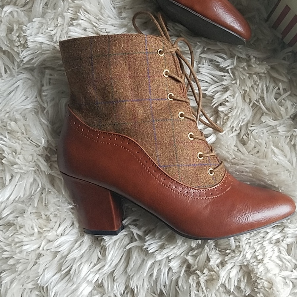 B.A.I.T. Footwear oxford spectator boots - Picture 3 of 7